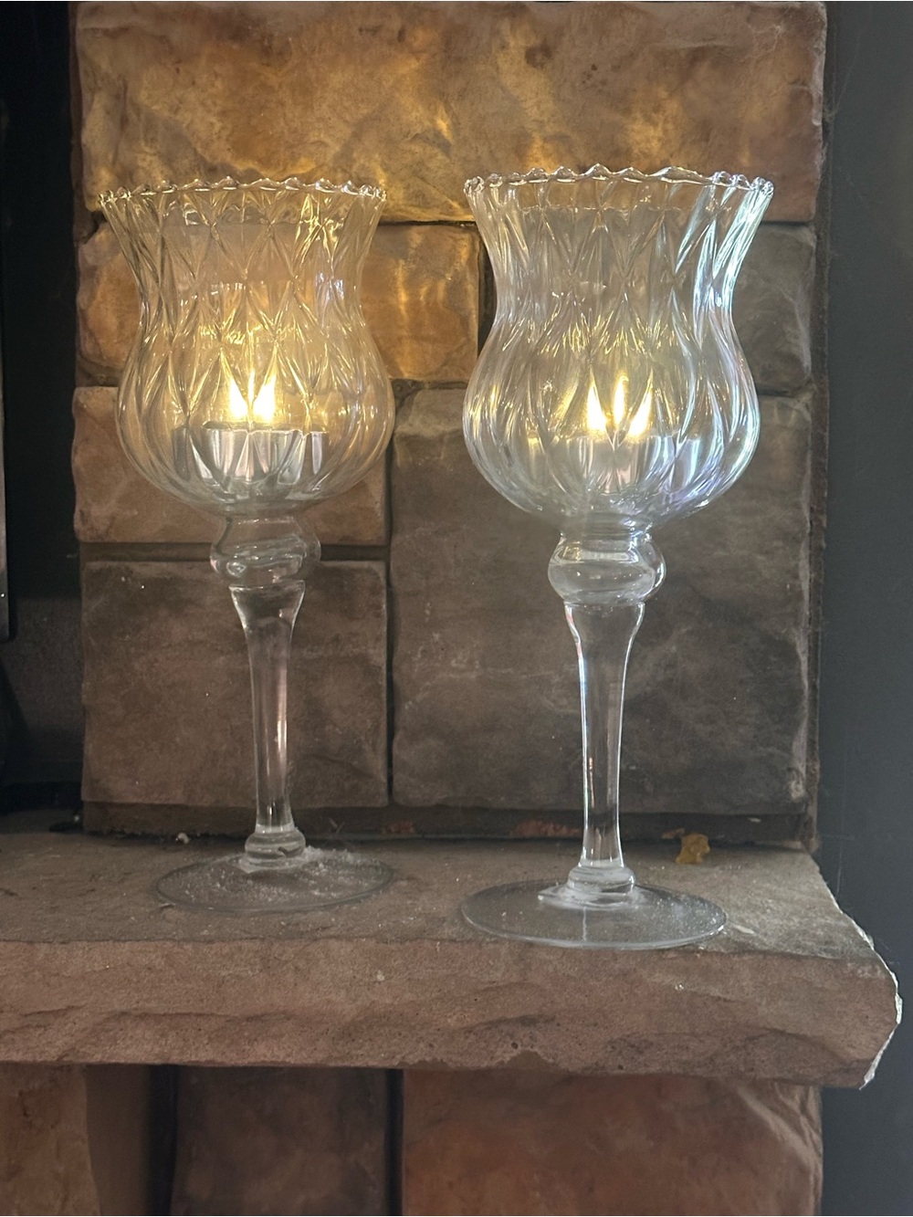 Illuminated curved glass goblets with battery operated tea lighs (Set of 2)